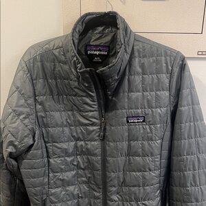 Patagonia Women’s Gray Puffer Jacket nano puff